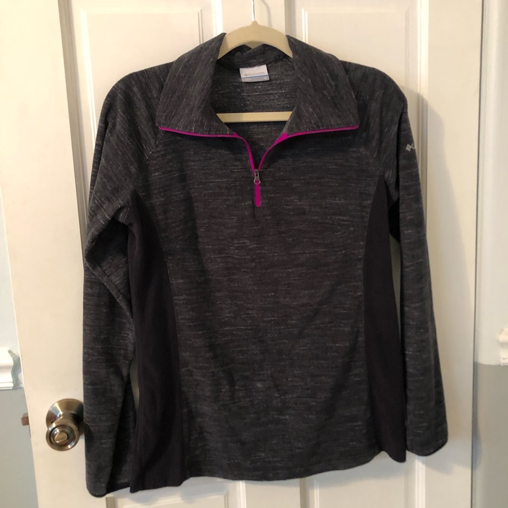 Columbia women’s 1/4 zip top size medium.